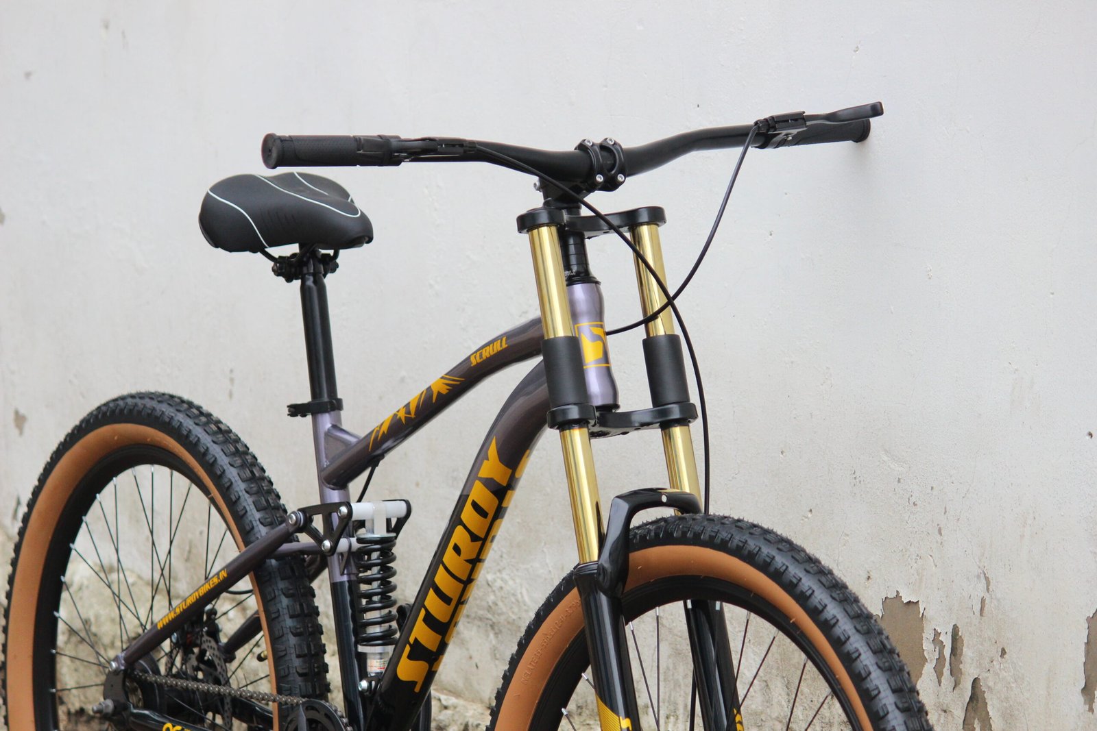 STURDY BIKES SCRULL MTB WITH DUAL DISC BRAKES DUAL SUSPENSION - Image 5