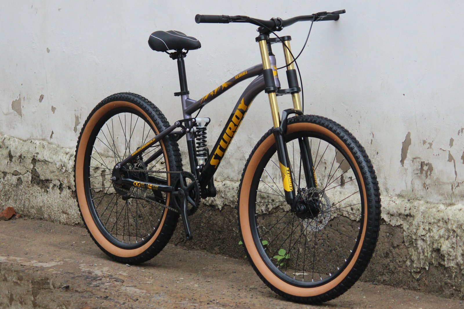 STURDY BIKES SCRULL MTB WITH DUAL DISC BRAKES DUAL SUSPENSION - Image 4